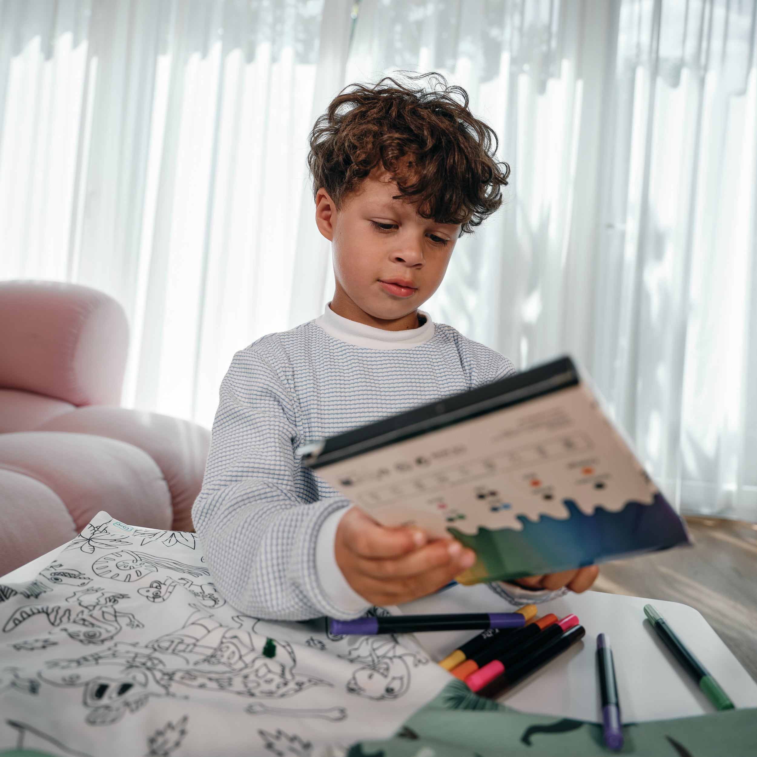 MyKidzy Textilstifte Dual Tip – 16er Set, permanent & kindersicher | Ideal zum Ausmalen unserer Pyjamas